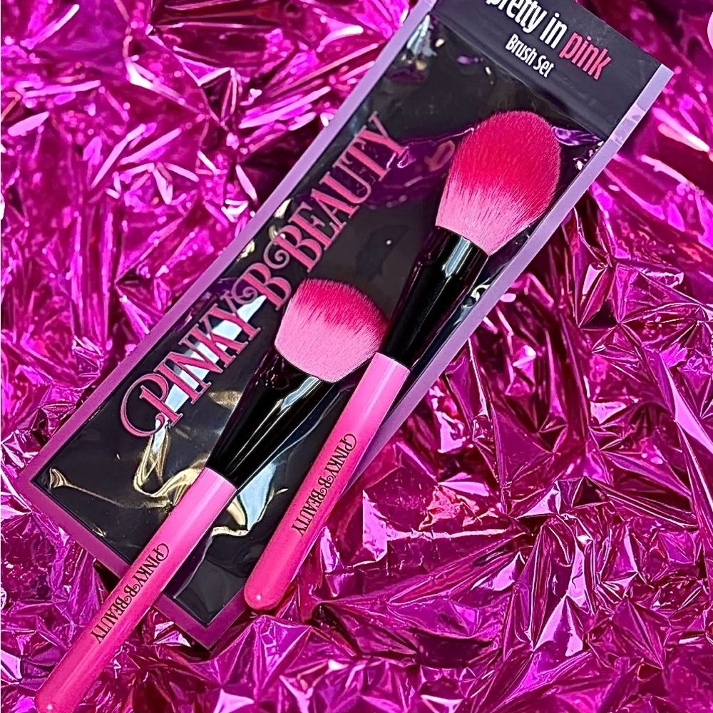 Pinky B Beauty “Pretty in Pink Brush Set” Brand New in Sealed Package! MSRP $30.